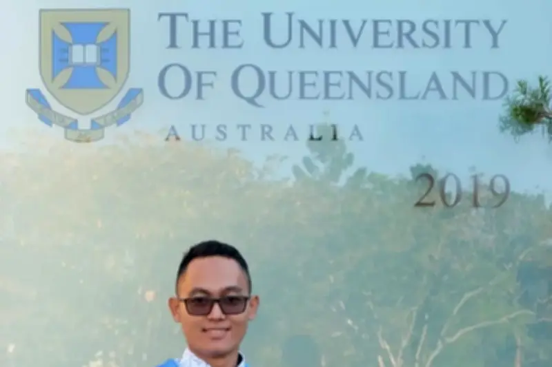 Anak Satpam Raih Gelar Doktor di Australia, Kisah Inspiratif dari Tangerang Selatan