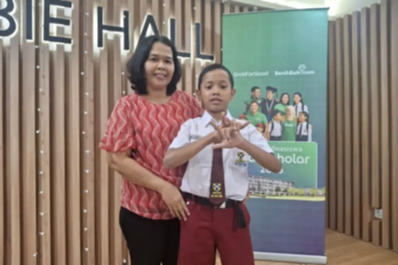 Anak Sopir Grab Raih Beasiswa Grab Scholar 2025, Bantu Pendidikan Keluarga Pas-pasan