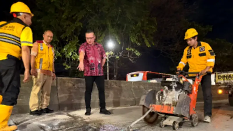 Anggota DPRD DKI Sidak Flyover Pesing Jakbar, Temukan Banyak Lubang dan Saluran Air Tersumbat