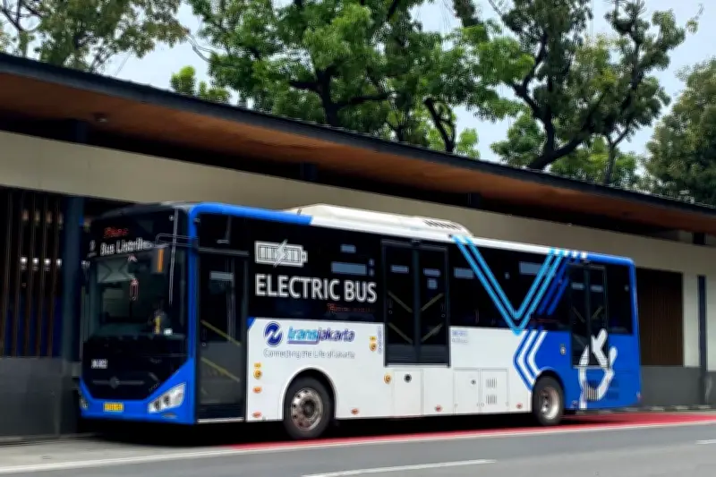 Aturan Buka Puasa di Transportasi Umum Jakarta Selama Ramadhan 2026