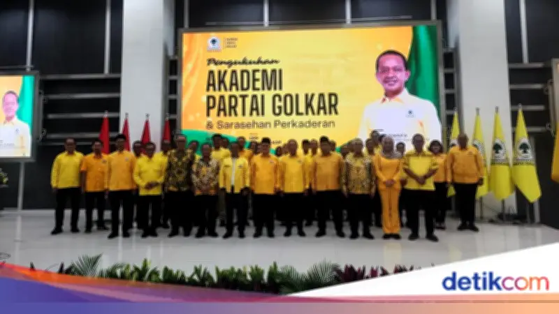 Bahlil Lahadalia Resmi Lantik Pengurus Akademi Partai Golkar Pimpinan Hajriyanto Y Thohari