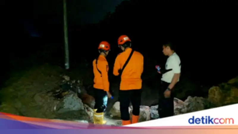 Banjir Bandang Bawa Batu Terjang 2 Desa di Bogor, 68 Rumah Terendam