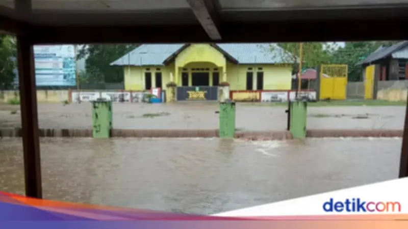 Banjir Landa 6 Desa di Bima NTB, Jalan Raya Berubah Jadi Aliran Sungai