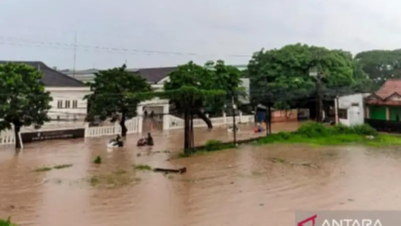 Banjir Rendam 19.408 KK di Bekasi, Awal Ramadhan Diawali Genangan Air