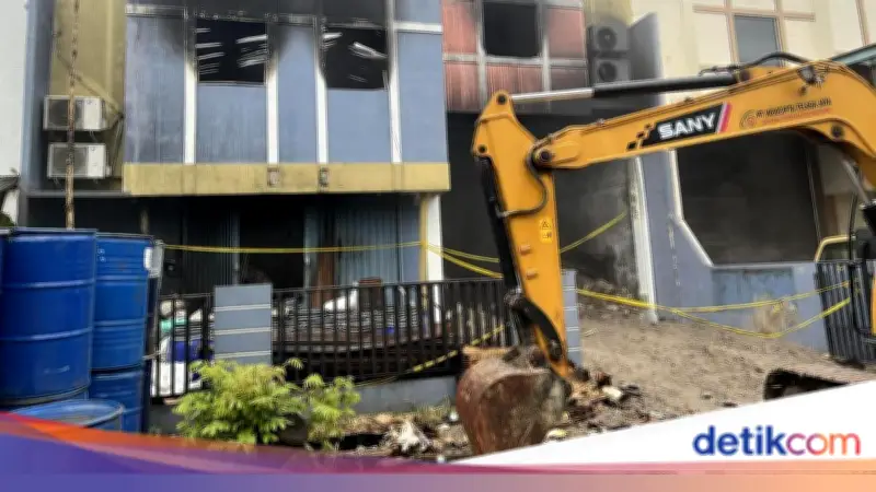 Bau Menyengat B3 Tercium di Pabrik Pestisida Pencemar Cisadane di Tangsel