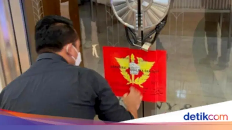 Bea Cukai Jakarta Segel Tiga Toko Perhiasan Mewah Diduga Langgar Administrasi Impor