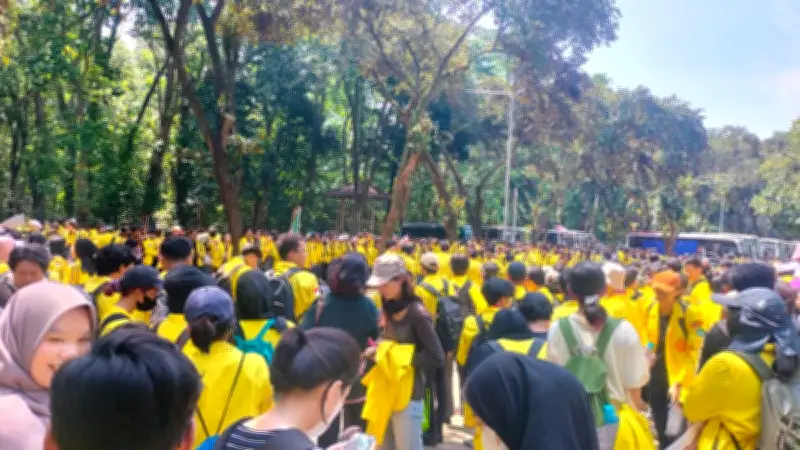 BEM UI Demo di Mabes Polri Tuntut Keadilan atas Kematian Pelajar AT di Tual