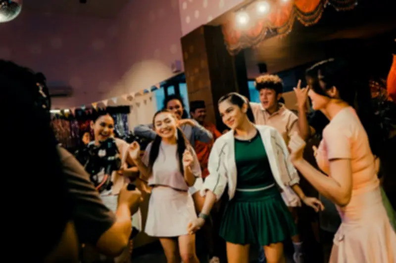 Davina Karamoy Bintangi Video Musik 'Nasi Padang' Karya Laleilmanino