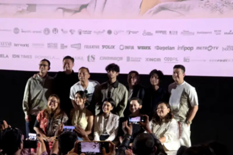 Dian Sastro Perankan Dua Karakter Berbeda dalam Film Laut Bercerita