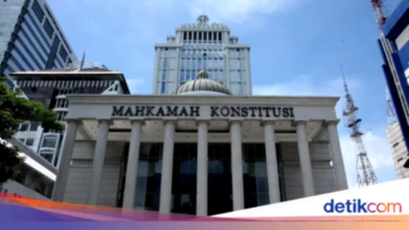 DPR Gulirkan Revisi UU MK, Hakim Konstitusi Bisa Di-recall Hasil Evaluasi Buruk