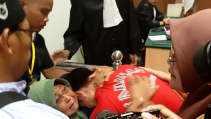 DPR Tegaskan Hukuman Mati Alternatif di KUHP di Depan Keluarga ABK Fandi Ramadhan