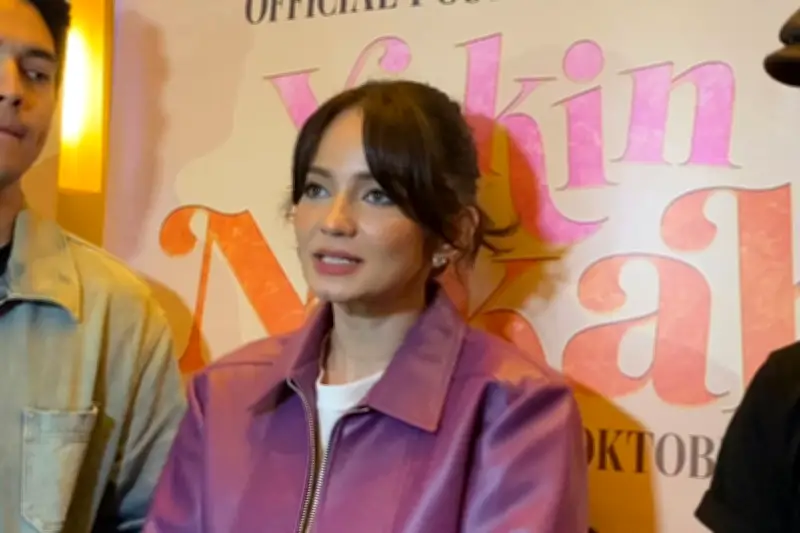 Enzy Storia Jadi Co-Host Indonesian Idol, Langsung Minta Masukan Publik