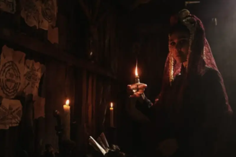 Film Horor Kolosal Suzanna Hadir 2026, Luna Maya Cerita Syuting di Sungai