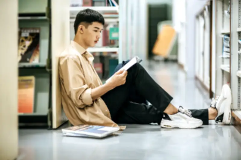 Gen Z Ternyata Punya Minat Baca Tinggi, Kontra dengan Stereotip Media Sosial