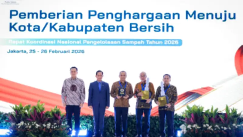 Gubernur Jateng Raih Penghargaan Pembina Terbaik Pengelolaan Sampah Kabupaten/Kota