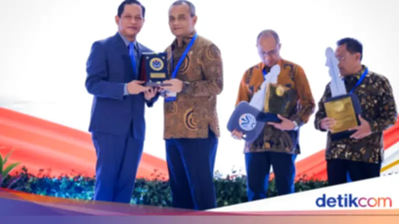 Gubernur Jateng Raih Penghargaan Pengelolaan Sampah 2026, Ungkap Darurat Sampah 6,36 Juta Ton