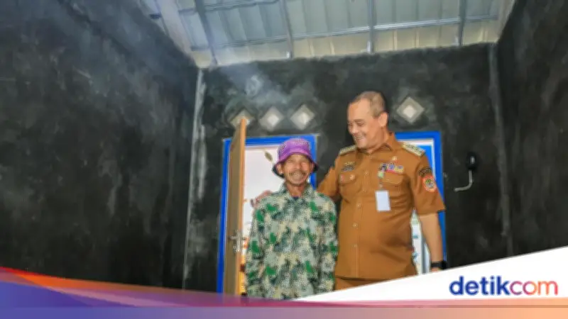 Gubernur Jateng Serahkan antuan 36 Rumah untuk Korban Tanah Bergerak di Banjarnegara