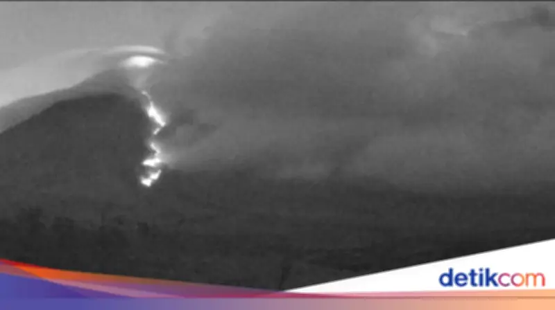 Gunung Semeru Erupsi Malam Ini, Luncurkan Awan Panas 4 Km