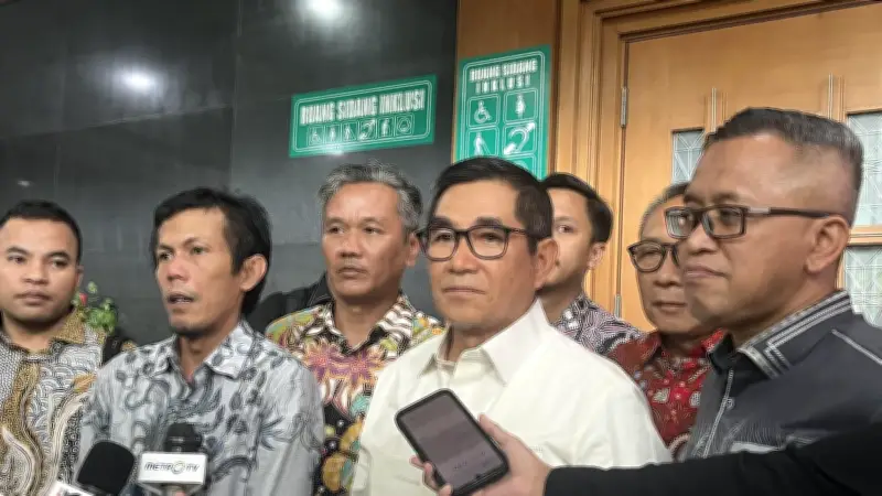 Hamdan Zoelva Bantah Rekayasa Sewa Kapal dalam Sidang Korupsi Minyak