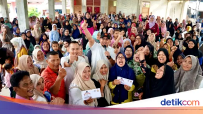 HUT ke-18 Gerindra, Andre Rosiade Tinjau Padang Sarai dan Bagikan 500 Paket Sembako