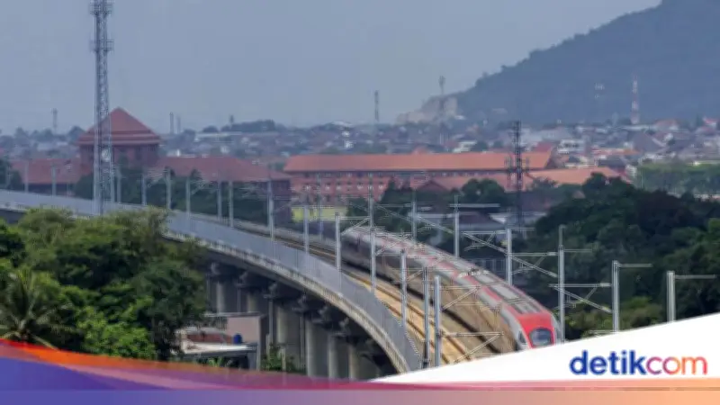 Jadwal Kereta Cepat Whoosh Dipangkas 22 Hari Akibat Pekerjaan Pemindahan Kabel SUTT