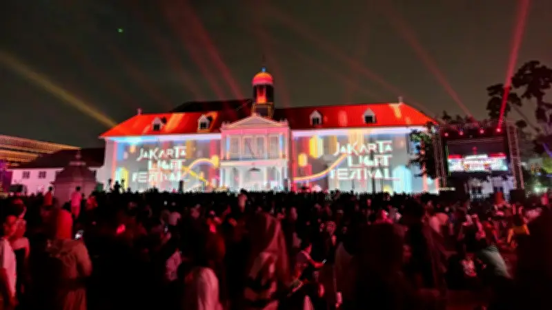 Jakarta Light Festival Meriahkan Imlek 2026, Kota Tua Dipadati Ribuan Pengunjung