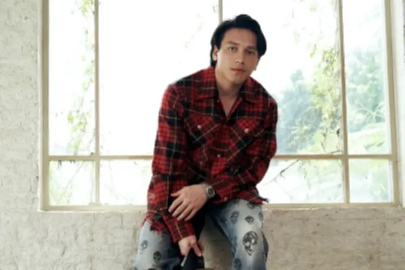 Jefri Nichol Unggah Foto Mesra dengan Zahwa Massaid di Instagram Story