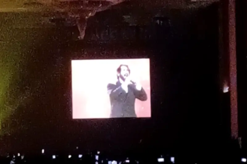Josh Groban Akhirnya Penuhi Kerinduan Tampil di Jakarta dengan Konser Hangat