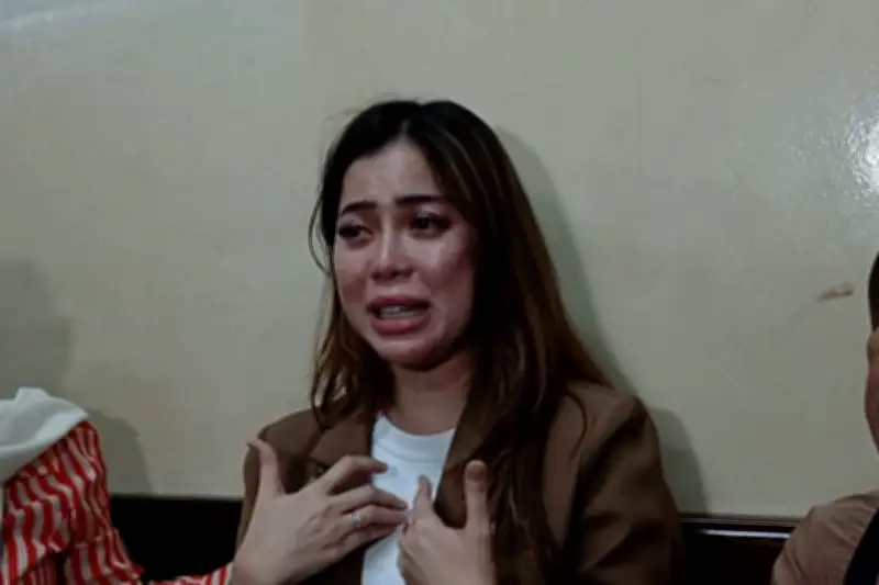 Kamelia Menangis di Pengadilan, Ungkap Kesetiaan Dampingi Ammar Zoni