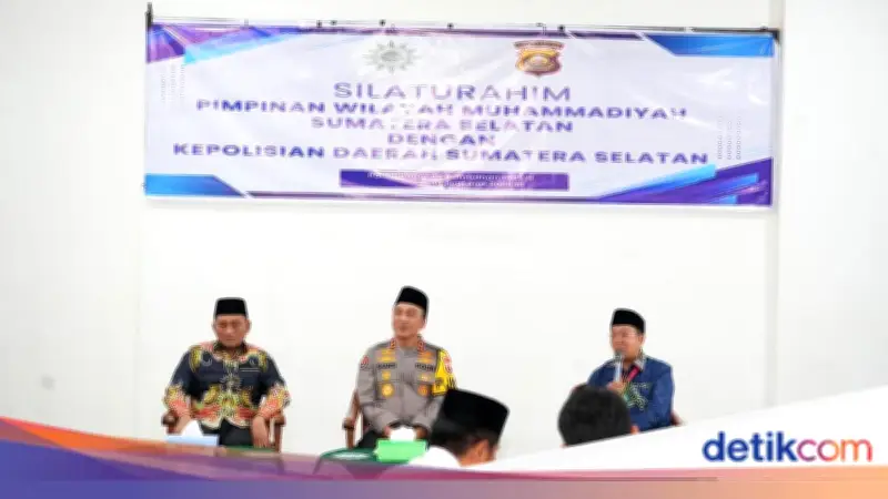 Kapolda Sumsel Silaturahmi ke PW Muhammadiyah, Perkenalkan Layanan 110