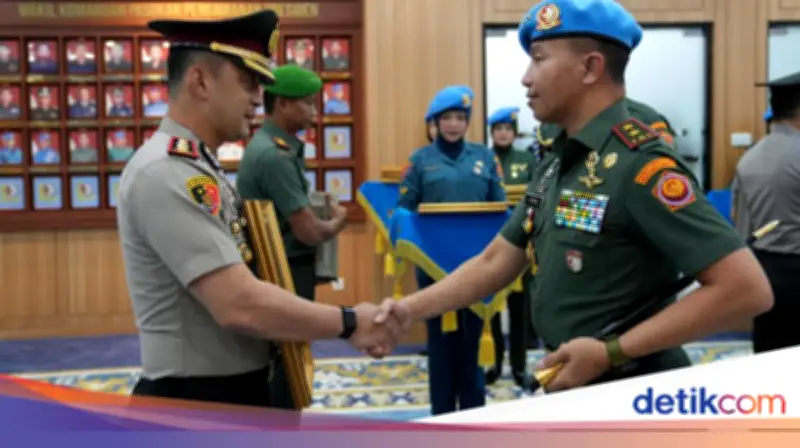 Kapolres Bogor Dianugerahi Brevet Kehormatan Setia Waspada dari Paspampres