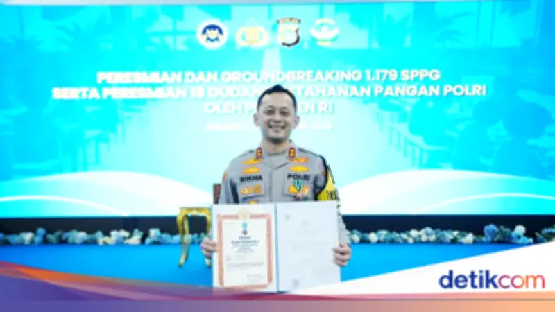 Kapolres Bogor Terima Satyalancana Wira Karya dari Presiden Prabowo Subianto