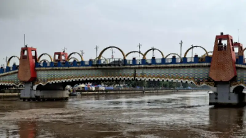 Kebakaran Gudang Pestisida Cemari Sungai Cisadane, Pasokan Air Tangerang Terganggu