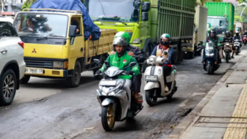 Kecelakaan Ojol di Flyover Grogol Diduga Akibat Jalan Berlubang, Dinas Bina Marga Klaim Sudah Ditambal