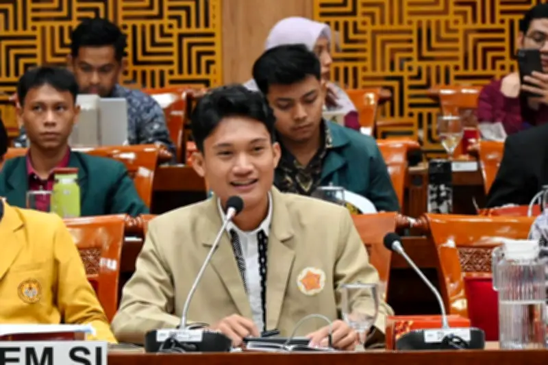 Ketua BEM UGM Terima Teror Telepon dari Inggris Raya Usai Kritik Pemerintah