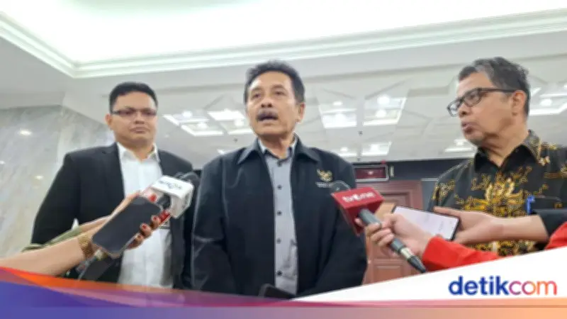 Ketua MKMK Tolak Buka Laporan Adies Kadir di DPR: Lebih Baik Saya Diberhentikan