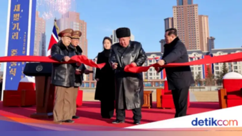 Kim Jong Un dan Putri Resmikan Perumahan untuk Keluarga Tentara Korut Gugur di Ukraina