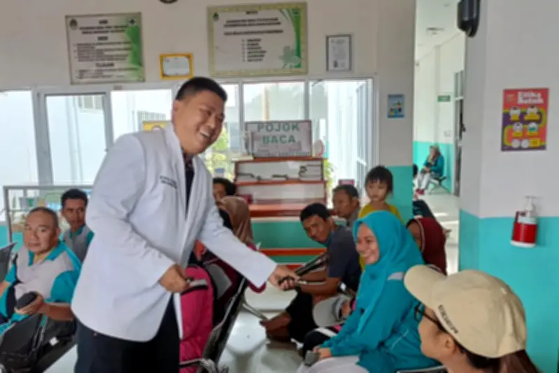 Kisah Dokter Simon, Awardee LPDP yang Pilih Mengabdi di Kampung Halaman Ketapang