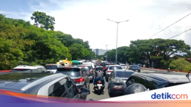 Long Weekend Imlek, Lebih dari 1,5 Juta Kendaraan Serbu Kota Bandung