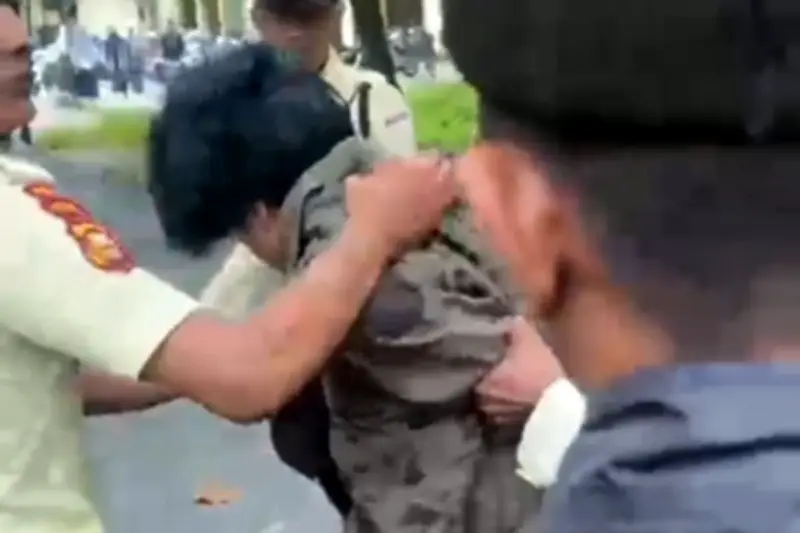 Mahasiswi Dibacok Rekan di Ruang Sidang UIN Suska Riau Saat Seminar Proposal