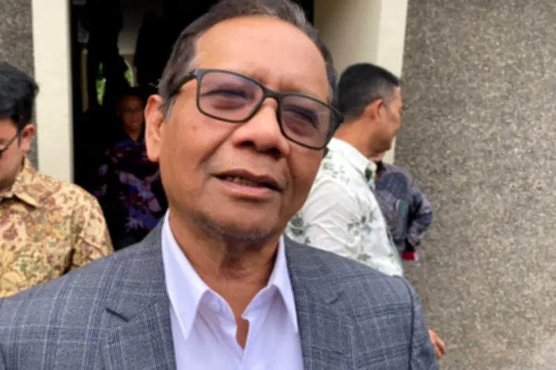 Mahfud MD Diklaim Tunjukkan Ijazah Palsu Jokowi di Sidang, Ternyata Hasil Manipulasi AI