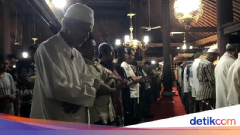 Masjid Gedhe Kauman Jogja Gelar Tarawih Perdana, Ikuti Penetapan 1 Ramadan Muhammadiyah