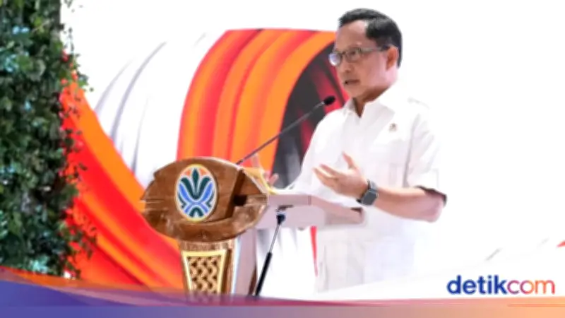 Mendagri Tito Karnavian Soroti Peran Krusial Kepala Daerah dalam Tata Kelola Sampah