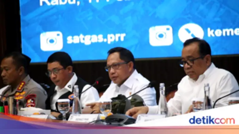 Mendagri Tito Karnavian Ungkap 12.944 Pengungsi Masih Bertahan Pascabencana Sumatera