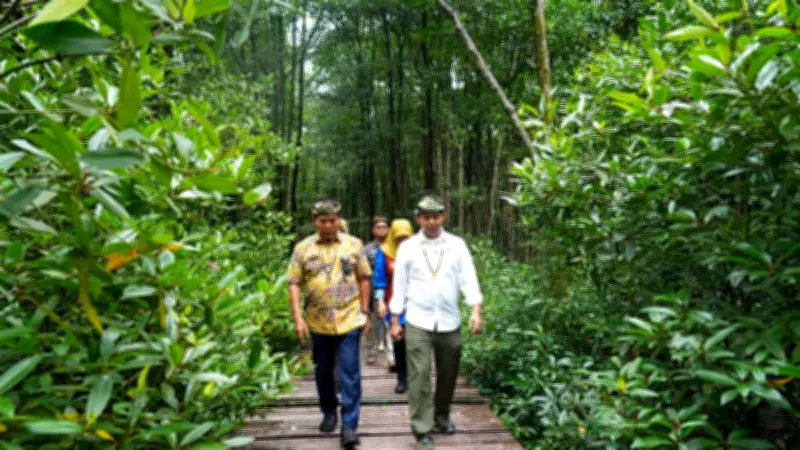 Menhut Raja Juli Dorong Lahan Basah Jadi Pusat Biodiversitas dan Ekonomi Masyarakat Pesisir