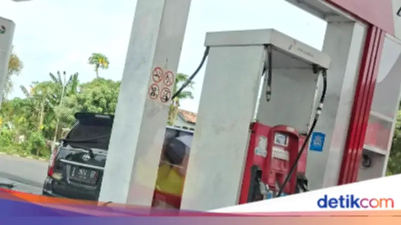 Mobil Dinas Pemkab Tuban Diduga Ganti Pelat Hitam untuk Isi Pertalite