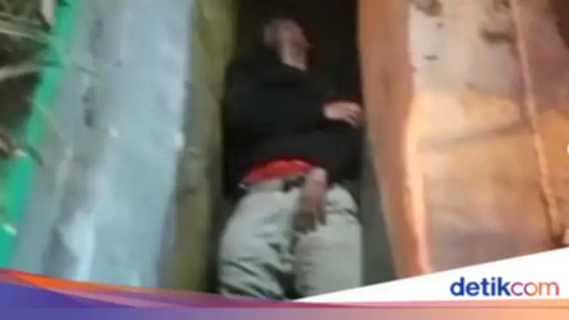 Pemotor Terkapar di Got Bogor Usai Tabrak Trotoar Dini Hari, Alami Patah Tulang