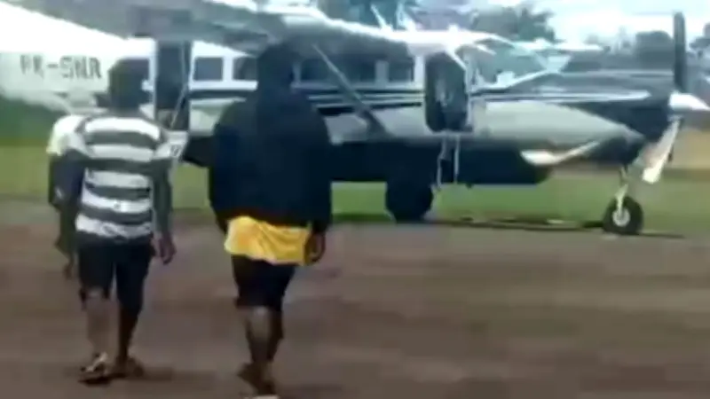 Pesawat Smart Air Ditembaki KKB di Papua Selatan, Pilot dan Co-Pilot Tewas, 13 Penumpang Selamat