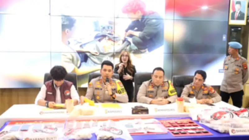 Polisi Bongkar Peredaran Liquid Zombie, Ribuan Cartridge Narkoba Disita di Jakarta