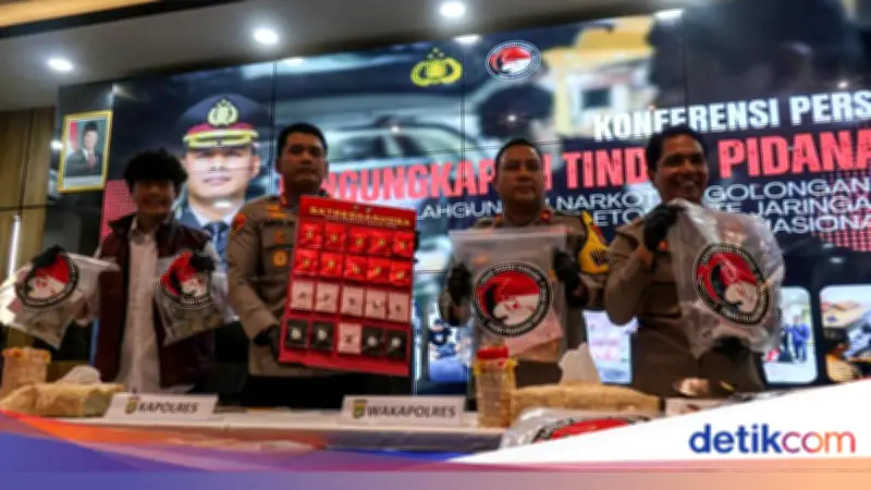 Polisi Bongkar Peredaran Vape Narkoba 'Zombie' di Tanjung Priok, Ribuan Cartridge Disita